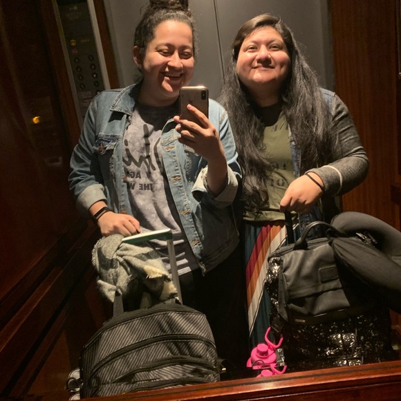 💫 Posh Ambassador 💞 Welcome to our Closet! - Picture 5 of 8